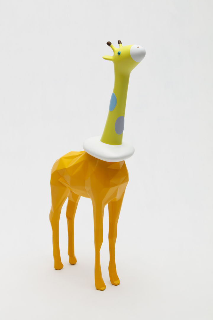 7 Baby Cloud Giraffe - Rio 34x12x69cm car paint on plastic 2019.JPG
